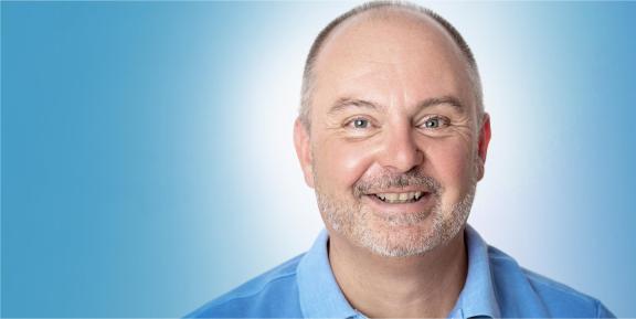 Frank Schädel hat ein Kunstauge